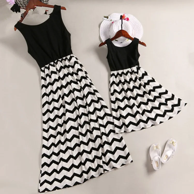 Mother Daughter Dresses Family Matching Outfits Stripe Sleeveless Family Look Matching Clothes Summer Mom And Daughter Dress
Mother Daughter Dresses Family Matching Outfits Stripe Sleeveless Family Look Matching Clothes Summer Mom And Daughter Dress