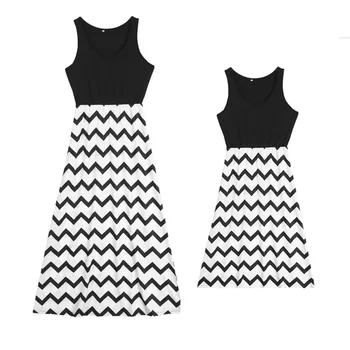2019 Mother Daughter Dresses Family Matching Outfits Stripe Sleeveless Family Look Matching Clothes Mom And Daughter Dress
2019 Mother Daughter Dresses Family Matching Outfits Stripe Sleeveless Family Look Matching Clothes Mom And Daughter Dress