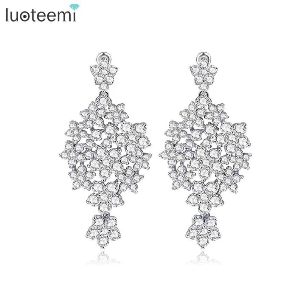 LUOTEEMI Women New Design Sparkly Pure Round Crystal Zircon Paved Bridal Earrings Stud Wedding Jewelry Gift Brincos Bijoux 
LUOTEEMI Women New Design Sparkly Pure Round Crystal Zircon Paved Bridal Earrings Stud Wedding Jewelry Gift Brincos Bijoux