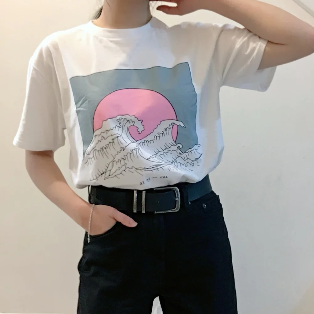 kuakuayu HJN Hot Sale And So It Is Ocean Wave Aesthetic T-Shirt Summer Women Tumblr 90s Fashion White Tee Cute Tops
kuakuayu HJN Hot Sale And So It Is Ocean Wave Aesthetic T-Shirt Summer Women Tumblr 90s Fashion White Tee Cute Tops
