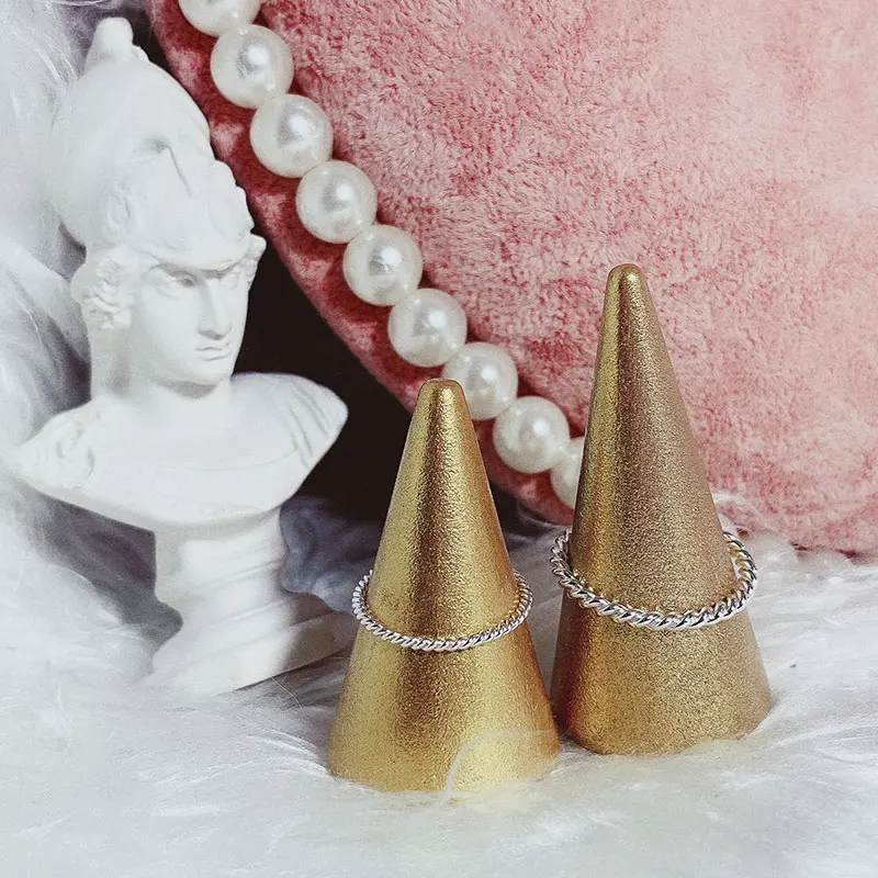 Ins fashion pop retro twist ring S925 sterling silver ring unisex 
Ins fashion pop retro twist ring S925 sterling silver ring unisex