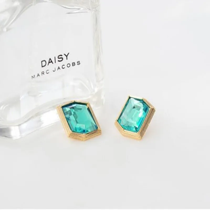 Fashion large Square crystal earrings multicolor jewel elegant ladies personality earrings blue white black brown colors
Fashion large Square crystal earrings multicolor jewel elegant ladies personality earrings blue white black brown colors