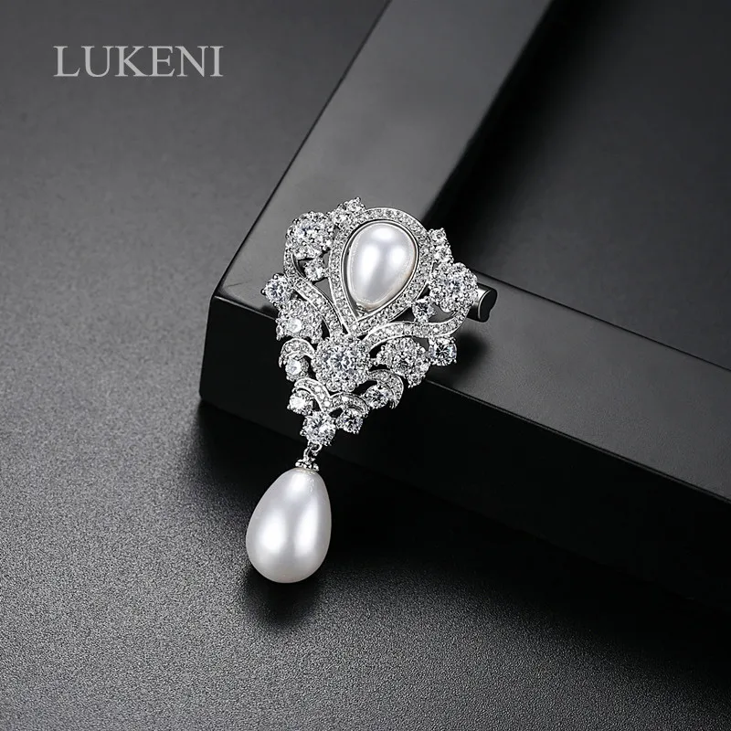 LUKENI New Design Romantic Fashion Women White Color Cubic Zircon Waterdrop Pearl Fashion Pins Brooches Sweater Coat Accessories
LUKENI New Design Romantic Fashion Women White Color Cubic Zircon Waterdrop Pearl Fashion Pins Brooches Sweater Coat Accessories
