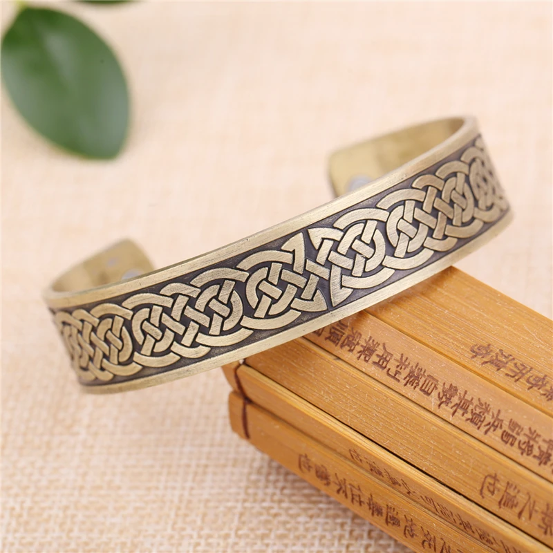 Cuff bracelet429