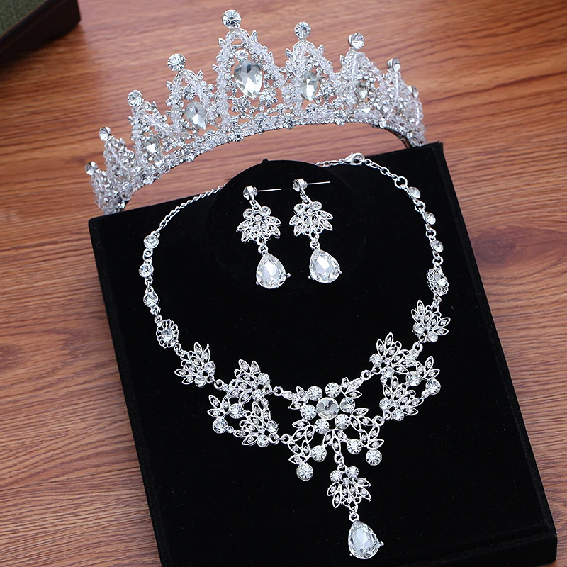 Women Wedding Jewelry Crowns Set Necklace Earrings Rhinestone Crystal Hair Accessories Bridal Party Headpiece Headbands
Women Wedding Jewelry Crowns Set Necklace Earrings Rhinestone Crystal Hair Accessories Bridal Party Headpiece Headbands