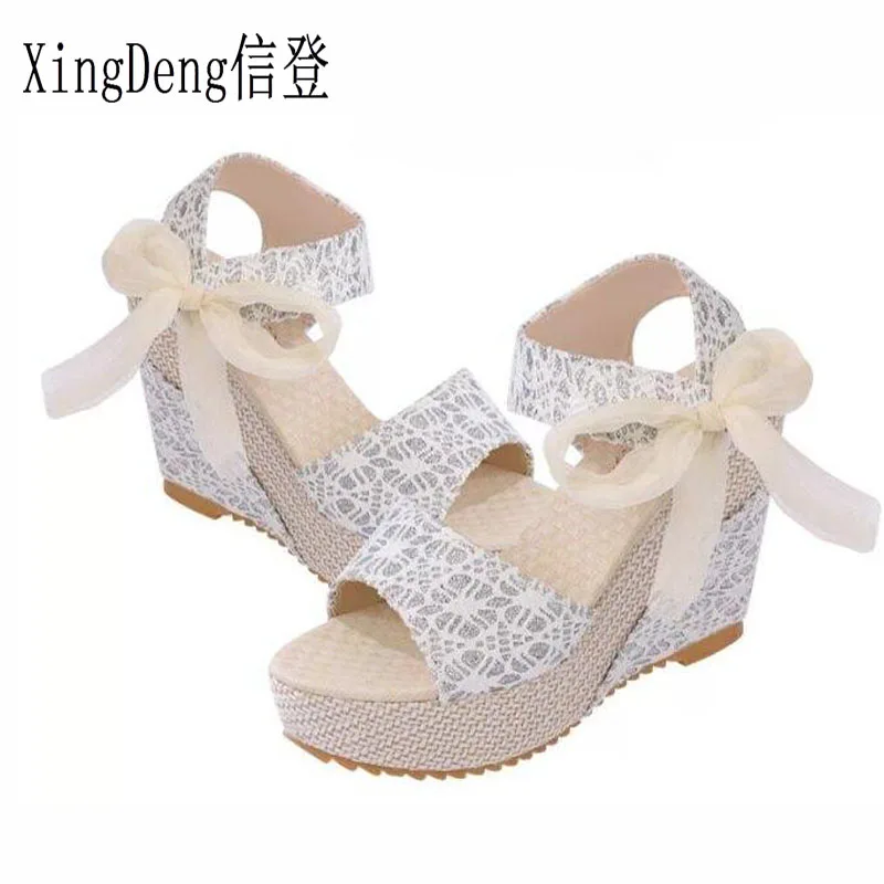 XingDeng Summer Ladies Sandals Peep Toe Lace Women Buckle Strap Ladies Bowknot Platform Shoes Ladies Wedge Shoes Size 35-39
XingDeng Summer Ladies Sandals Peep Toe Lace Women Buckle Strap Ladies Bowknot Platform Shoes Ladies Wedge Shoes Size 35-39