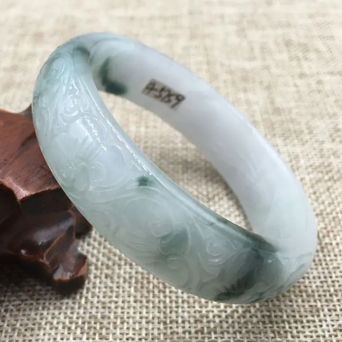 A-5759 Vintage Chinese Hand-carved Green Jadeite Jade Gems Bracelet Bangle 59mm a 5.19
A-5759 Vintage Chinese Hand-carved Green Jadeite Jade Gems Bracelet Bangle 59mm a 5.19
