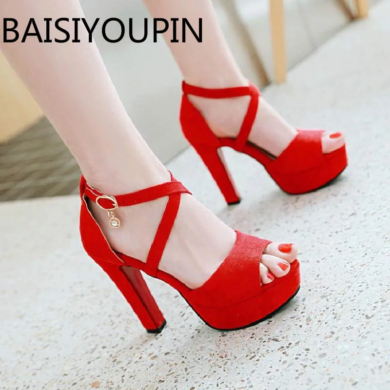 Women Cross Buckle Rome Female Fish Mouth Sandals Red Bride Sandals Wedding Shoes Thick High Heels Platform Shoe Plus Size 42 43
Women Cross Buckle Rome Female Fish Mouth Sandals Red Bride Sandals Wedding Shoes Thick High Heels Platform Shoe Plus Size 42 43