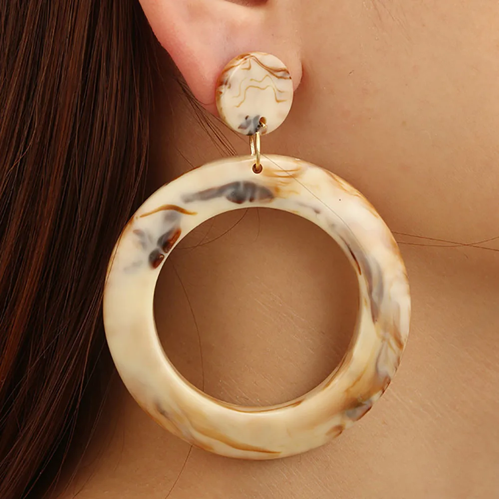 Earrings For Women 2019 Simple Personality Geometric Earrings Vintage Acrylic Round Earring Female Oorbellen Voor Vrouwen 
Earrings For Women 2019 Simple Personality Geometric Earrings Vintage Acrylic Round Earring Female Oorbellen Voor Vrouwen