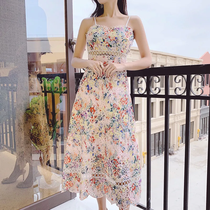 New Fashion Runway 2019 Designer Lace Embroidered Print Hollow Sexy Strap Dress Women's Lace Edge Floral Long Dress
New Fashion Runway 2019 Designer Lace Embroidered Print Hollow Sexy Strap Dress Women's Lace Edge Floral Long Dress