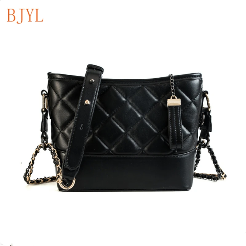 The new style of personality fashion chain in 2019 inclined recreational lady bags single shoulder water bucket bags
The new style of personality fashion chain in 2019 inclined recreational lady bags single shoulder water bucket bags