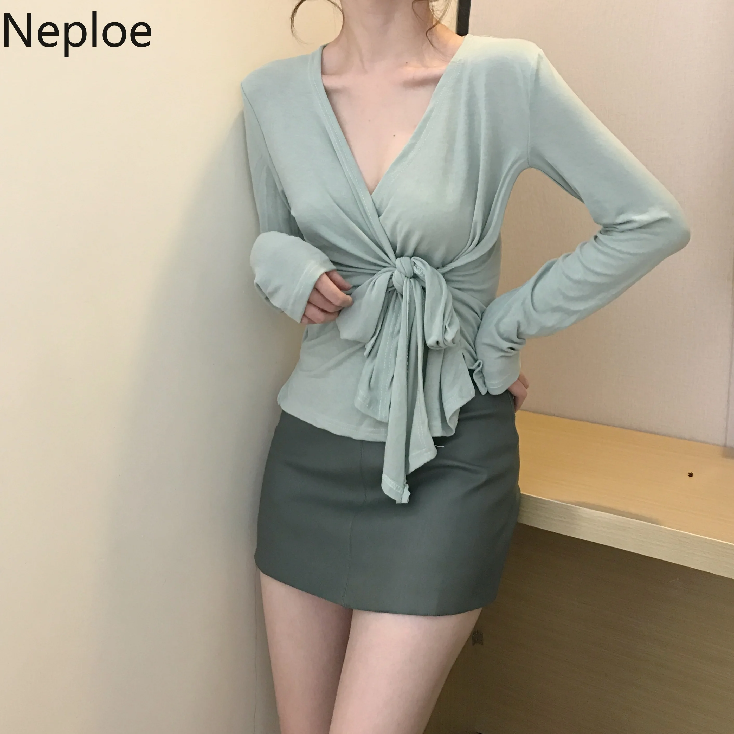 Neploe Elegant Women Cross V-neck TShirt Long Sleeved Bowknot Bandage Tee Shirt 2019 Spring Autumn Shirt and Top Femme 53394
Neploe Elegant Women Cross V-neck TShirt Long Sleeved Bowknot Bandage Tee Shirt 2019 Spring Autumn Shirt and Top Femme 53394