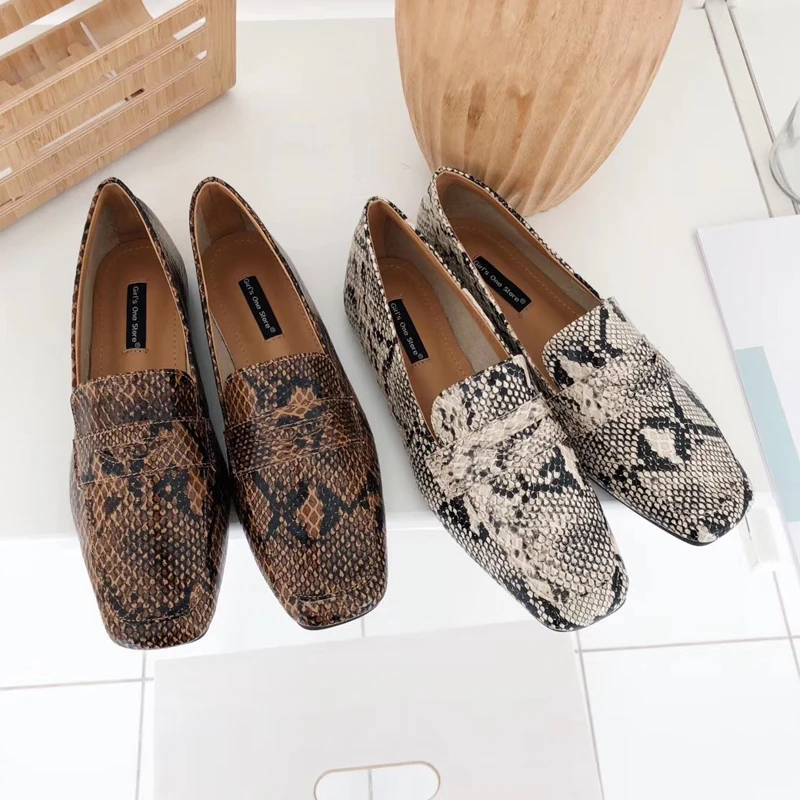 Daiwenjie Fashion Office Lady Shoes Snakeskin Loafers Slip-On Mules Square Toe Flats Women Classic Flat C Shoes
Daiwenjie Fashion Office Lady Shoes Snakeskin Loafers Slip-On Mules Square Toe Flats Women Classic Flat C Shoes