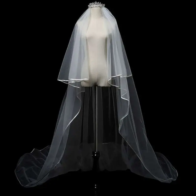 2 Tier Double Layer Women Cathedral Length Wedding Veil Overlocking Piping Ribbon Trim Trailing Bridal Veil Luxury Party Costume
2 Tier Double Layer Women Cathedral Length Wedding Veil Overlocking Piping Ribbon Trim Trailing Bridal Veil Luxury Party Costume