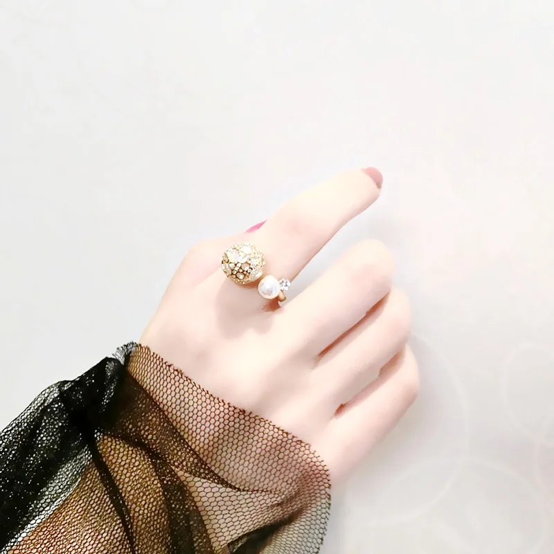 New Fashion American style Simple Ring for Women Gift Best Pearl Jewelry Ring Simple Personality Opening Ring Accessories
New Fashion American style Simple Ring for Women Gift Best Pearl Jewelry Ring Simple Personality Opening Ring Accessories
