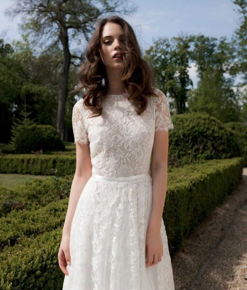 Simple O-neck Lace Tea Length Vestidos De Novia Puffy Tulle See Through A-line Wedding Dresses Short SleeveS Robe De Marriage
Simple O-neck Lace Tea Length Vestidos De Novia Puffy Tulle See Through A-line Wedding Dresses Short SleeveS Robe De Marriage