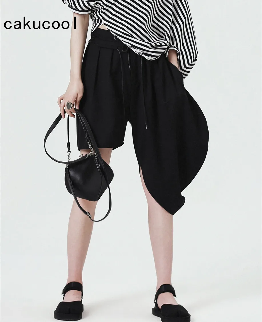 Cakucool New Women Novelty Design Capris Different Length Legs Half Knee Length Pant Solid Black Casual Harem Pants Feminino
Cakucool New Women Novelty Design Capris Different Length Legs Half Knee Length Pant Solid Black Casual Harem Pants Feminino