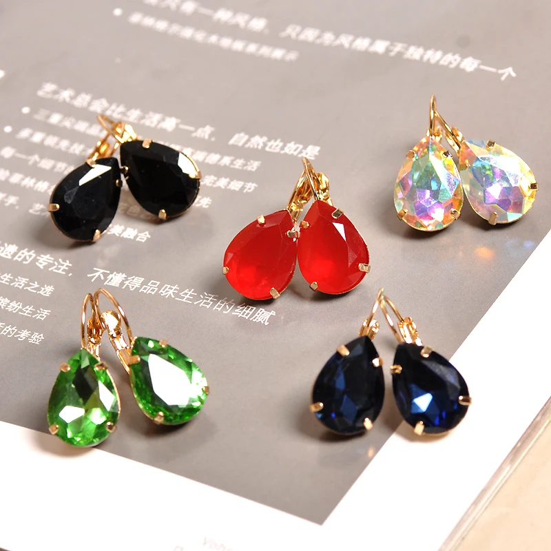 The new fashion gorgeous women's jewelry wholesale girls birthday party red and white black blue-green beautiful earring earring
The new fashion gorgeous women's jewelry wholesale girls birthday party red and white black blue-green beautiful earring earring