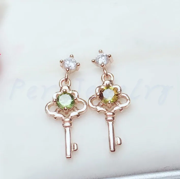 Натуральный настоящий сапфир или турмалиновый ключ стиль серьги 0.25ct * 2 шт