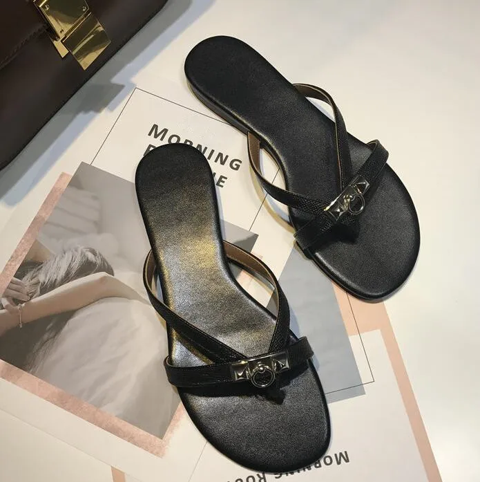 2019 Fashion Summer Design Multi-colors Metal Decoration Open Toe Women Slippers Flat Outside Casual Beach Flip Flops Women
2019 Fashion Summer Design Multi-colors Metal Decoration Open Toe Women Slippers Flat Outside Casual Beach Flip Flops Women