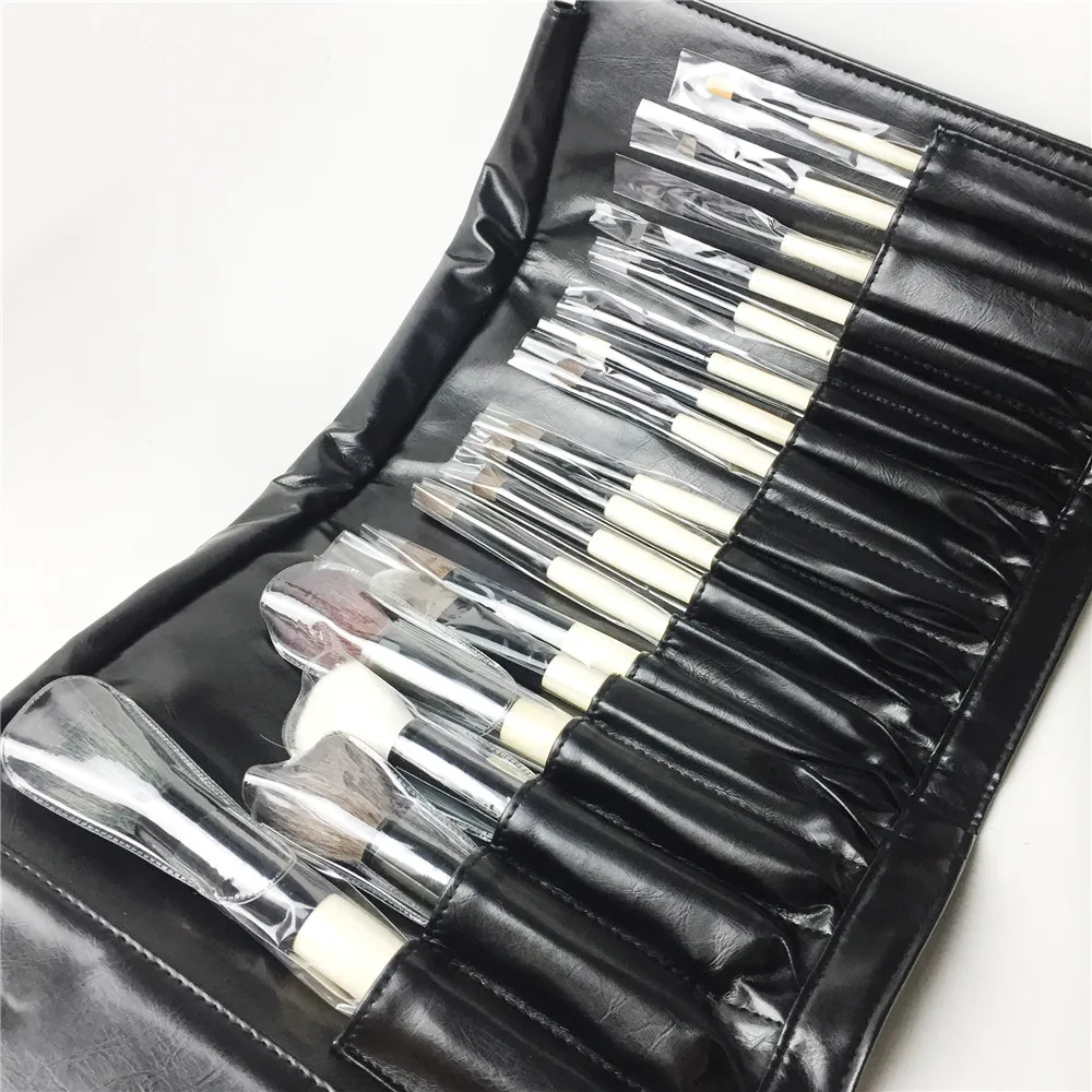 

bdbeauty Wood Handle 18-Brushes Complete Brush set - Quality Wooden Handle Face & Eye Brush kit - Beauty Makeup Blending Tools