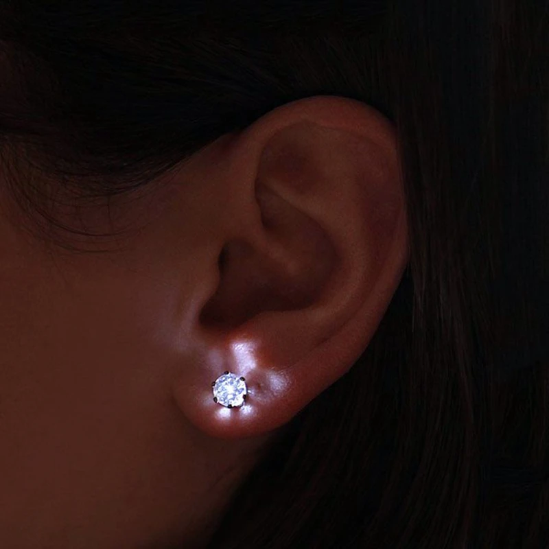 QCOOLJLY New 1PCS Glowing in the Dark LED Dazzling Stud Earring Colorful Women Crown Ear Jewelry For DJ Dance Party Bar Anillos
QCOOLJLY New 1PCS Glowing in the Dark LED Dazzling Stud Earring Colorful Women Crown Ear Jewelry For DJ Dance Party Bar Anillos