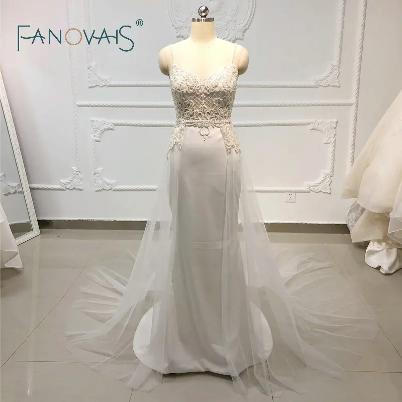 Vintage Beach Boho Wedding Dresses Spaghetti Straps with Tulle Train Wedding Gowns Sheath Bridal Gown Vestido De Novia 2019
Vintage Beach Boho Wedding Dresses Spaghetti Straps with Tulle Train Wedding Gowns Sheath Bridal Gown Vestido De Novia 2019