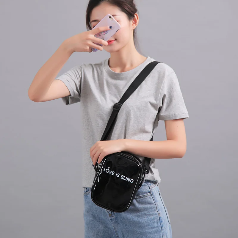 2020 Small Female purses and handbags Letter Design Mini Ladies Bags High Quality Leather Women Shoulder Crossbody Bags
2020 Small Female purses and handbags Letter Design Mini Ladies Bags High Quality Leather Women Shoulder Crossbody Bags