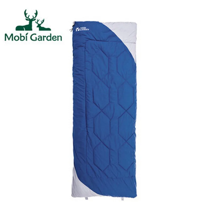 Outdoor equipment Cold and windproof envelope type can be spliced thick adult cotton sleeping bag
Outdoor equipment Cold and windproof envelope type can be spliced thick adult cotton sleeping bag