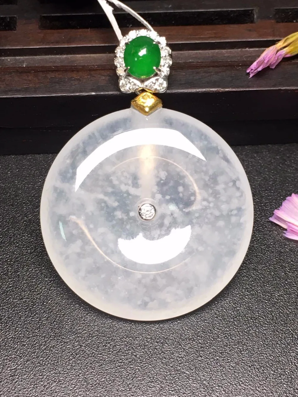 322 Fine Jewelry Real 18K White Gold Lucky Beans Natural Burmes Jade Gemstones Pendant Necklace Fine Women Pendants Necklaces319
322 Fine Jewelry Real 18K White Gold Lucky Beans Natural Burmes Jade Gemstones Pendant Necklace Fine Women Pendants Necklaces319
