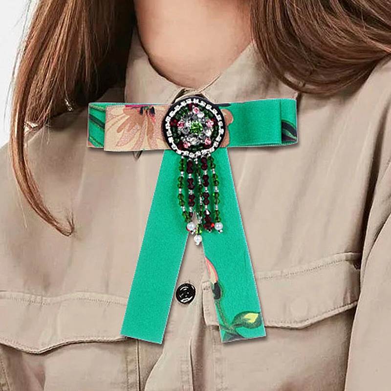 Fashion Green Neck Ties Broche Bowknot Cravat Fabric Ribbon Brooch Collar Bee Bow Brooch Pins For Women Dress Shirt Jewelry
Fashion Green Neck Ties Broche Bowknot Cravat Fabric Ribbon Brooch Collar Bee Bow Brooch Pins For Women Dress Shirt Jewelry