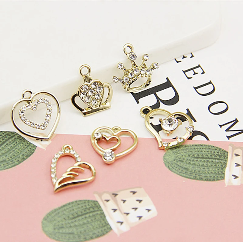12pcs/lot fashion Heart Crown Necklace Pendants for Jewelry Making Bracelet Hair Clip Earring Accessories Handmade DIY Crafts
12pcs/lot fashion Heart Crown Necklace Pendants for Jewelry Making Bracelet Hair Clip Earring Accessories Handmade DIY Crafts