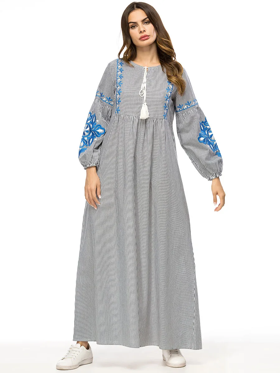 Casual Embroidery Striped Maxi Dress Muslim Abaya Kimono Long Robe Gowns Loose Jubah Ramadan Middle East Islamic Prayer Clothing
Casual Embroidery Striped Maxi Dress Muslim Abaya Kimono Long Robe Gowns Loose Jubah Ramadan Middle East Islamic Prayer Clothing