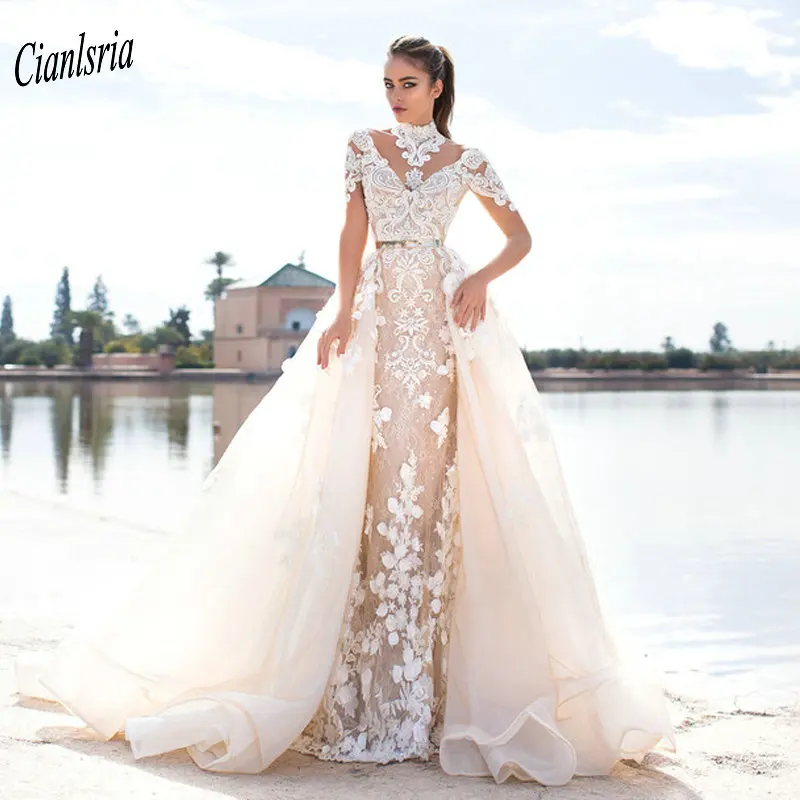 Gorgeous High Neck Champagne Lace Mermaid Wedding Dresses Detachable Train Appliques Backless Short Sleeve Bridal Wedding Gowns
Gorgeous High Neck Champagne Lace Mermaid Wedding Dresses Detachable Train Appliques Backless Short Sleeve Bridal Wedding Gowns