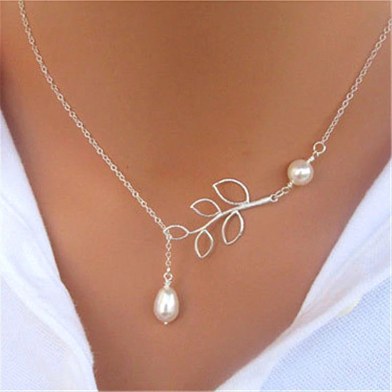 new hot silver color hollow leaf pendant imitation pearl concise cute max necklace colar
new hot silver color hollow leaf pendant imitation pearl concise cute max necklace colar