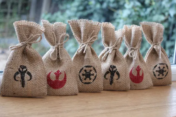 personalized Star Wars Burlap birthday Wedding Party Gift Favour Bags Bachelorette Hangover Survival Kit party Candy pouches
personalized Star Wars Burlap birthday Wedding Party Gift Favour Bags Bachelorette Hangover Survival Kit party Candy pouches