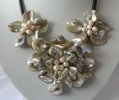 Charming real cultured Pearl white Shell Flower Necklace leather AAA style Fine Noble real Natural free shipping
Charming real cultured Pearl white Shell Flower Necklace leather AAA style Fine Noble real Natural free shipping