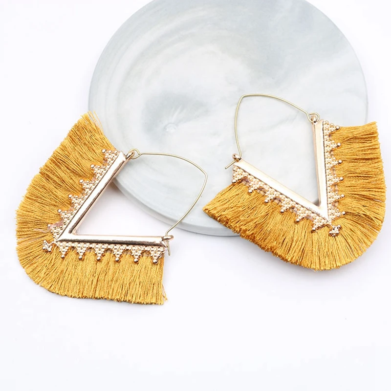 MISANANRYNE Bohemia Tassel Hoop Earrings For Women Vintage Golden Statement Jewelry Triangle Colorful Charm Earrings female
MISANANRYNE Bohemia Tassel Hoop Earrings For Women Vintage Golden Statement Jewelry Triangle Colorful Charm Earrings female