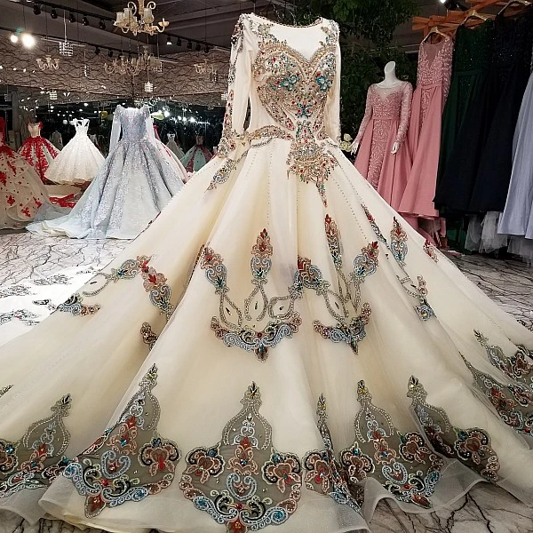 06612 Floor Length Puffy Evening Dress O Neck Cap Sleeves Court Style With Color Applique And Crystal Bridal Dress
06612 Floor Length Puffy Evening Dress O Neck Cap Sleeves Court Style With Color Applique And Crystal Bridal Dress