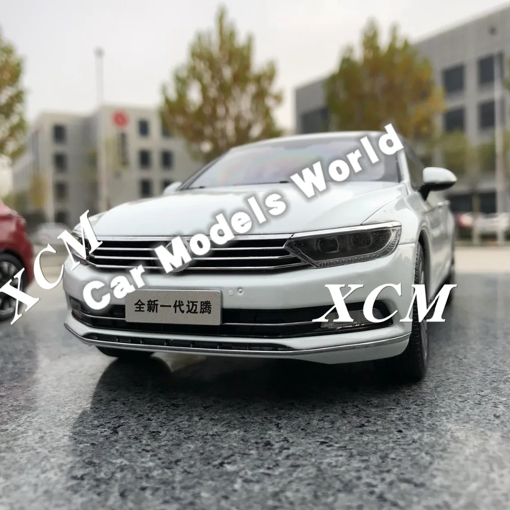 Diecast Car Model for 1:18 Next Generation All New Magotan B8 2017 (White)+ SMALL GIFT!!!!!!!!!!
Diecast Car Model for 1:18 Next Generation All New Magotan B8 2017 (White)+ SMALL GIFT!!!!!!!!!!