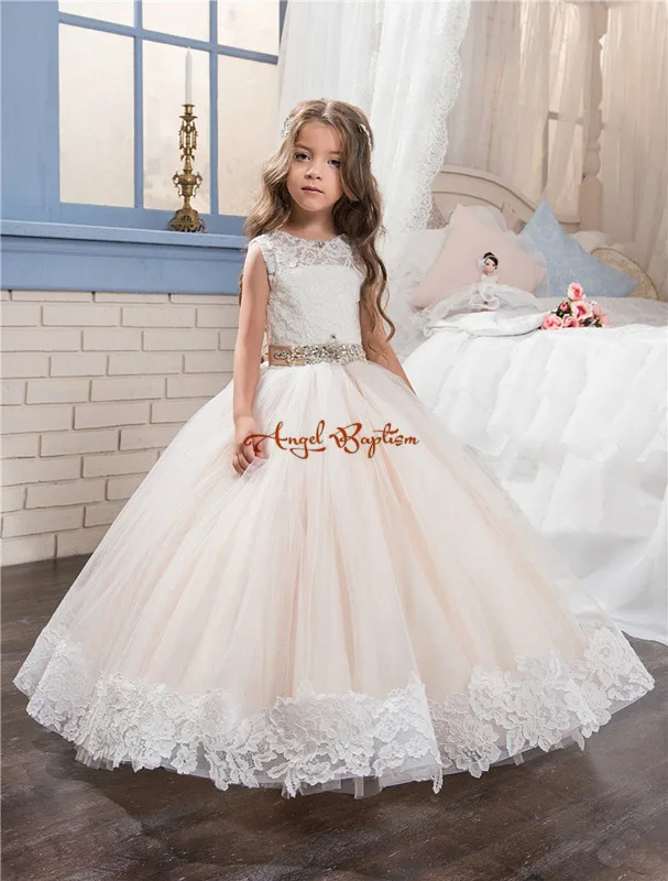 2019 Lovely Champagne Princess flower girls dresses sheer Crew Neck appliques with train bow pageant gowns for birthday party
2019 Lovely Champagne Princess flower girls dresses sheer Crew Neck appliques with train bow pageant gowns for birthday party