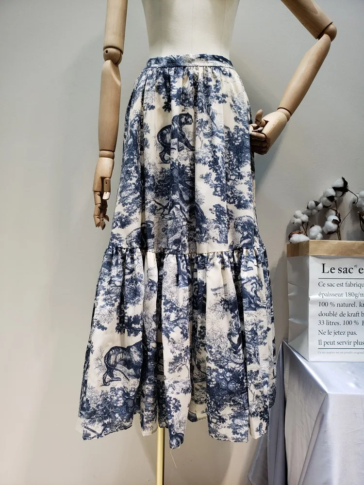 2019 spring and summer temperament elegant print long section high waist skirt petal skirt big swing skirt
2019 spring and summer temperament elegant print long section high waist skirt petal skirt big swing skirt