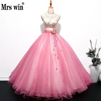 Vintage Quinceanera Dresses 2018 New Mrs Win Embroidery Ball Gown Classic Party Prom Formal Robe De Soiree Quinceanera Dress
Vintage Quinceanera Dresses 2018 New Mrs Win Embroidery Ball Gown Classic Party Prom Formal Robe De Soiree Quinceanera Dress