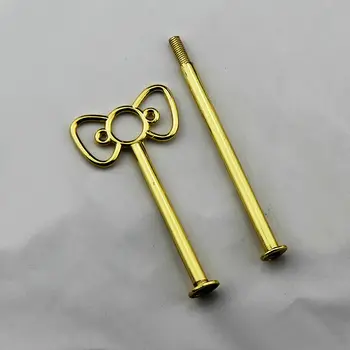 Free shipping 2 tiers butterfly cake stand handles/ metal cake stand handles.460 sets/ bag.
Free shipping 2 tiers butterfly cake stand handles/ metal cake stand handles.460 sets/ bag.