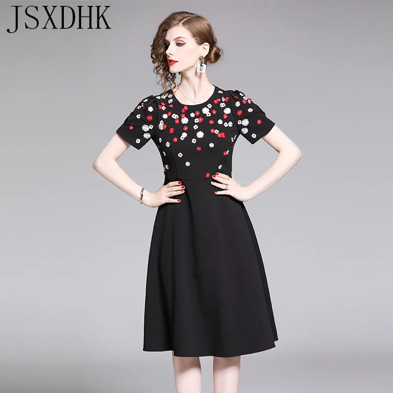 JSXDHK 2019 Fashion Runway Black Women Dresses Summer Embroidery Floral Short Sleeve Luxury Party Dress Casual Swing Vestidos
JSXDHK 2019 Fashion Runway Black Women Dresses Summer Embroidery Floral Short Sleeve Luxury Party Dress Casual Swing Vestidos