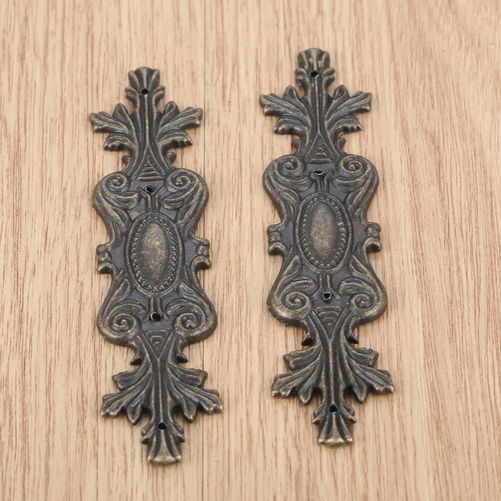2Pcs Antique Furniture Corner Brackets 100*20mm Jewelry Box Book Album Corner Protector Metal Embellishments Scrapbooking
2Pcs Antique Furniture Corner Brackets 100*20mm Jewelry Box Book Album Corner Protector Metal Embellishments Scrapbooking