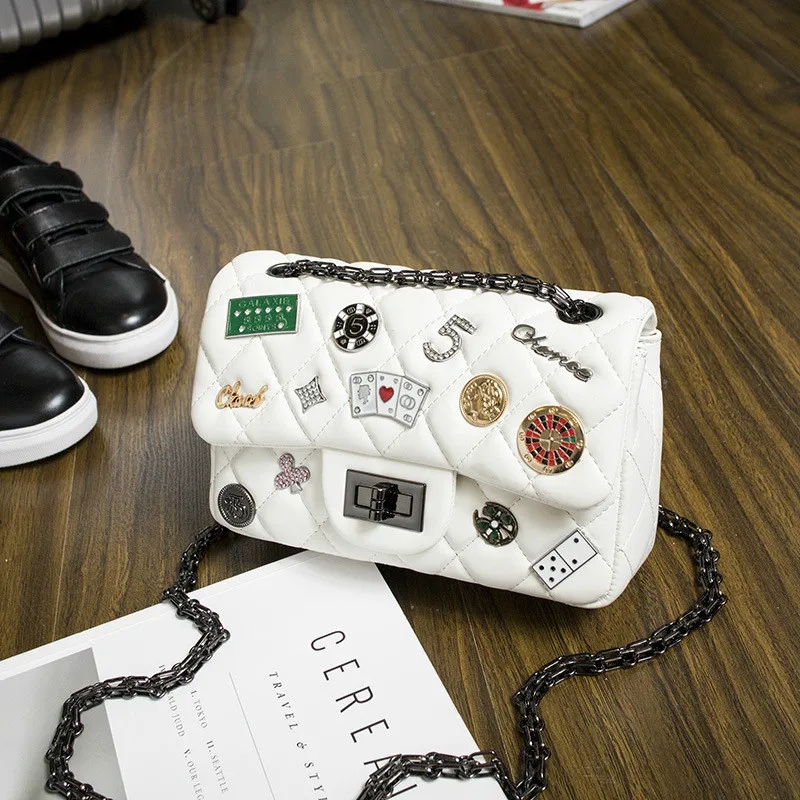 Women's bag 2019 new chain fashion trend decorative badge lock small square bag lady diagonal shoulder female bag
Women's bag 2019 new chain fashion trend decorative badge lock small square bag lady diagonal shoulder female bag