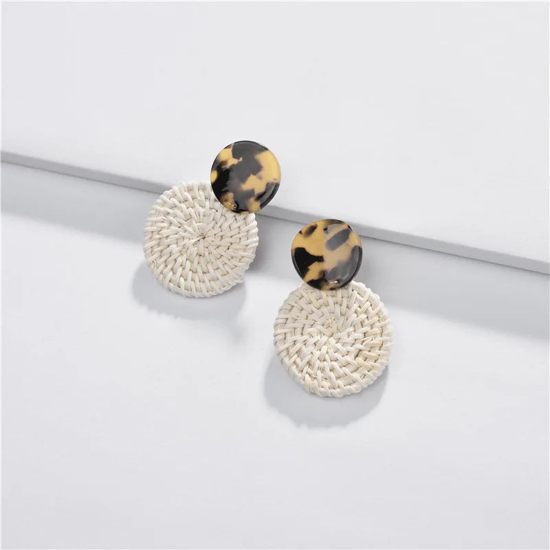 White Raffia Woven Earrings Leopard Acetic Acrylic Geometric Disc Drop Earrings Trendy Fashion Drop Earrings for Woman Jewelry
White Raffia Woven Earrings Leopard Acetic Acrylic Geometric Disc Drop Earrings Trendy Fashion Drop Earrings for Woman Jewelry