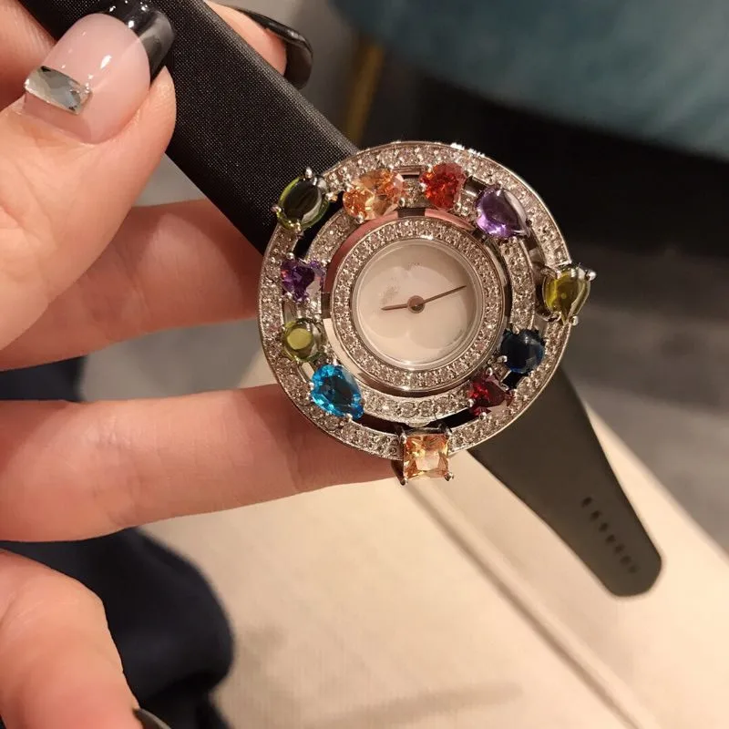WG05253 Women's Watches Top Brand Runway Luxury European Design Quartz Wristwatches
WG05253 Women's Watches Top Brand Runway Luxury European Design Quartz Wristwatches