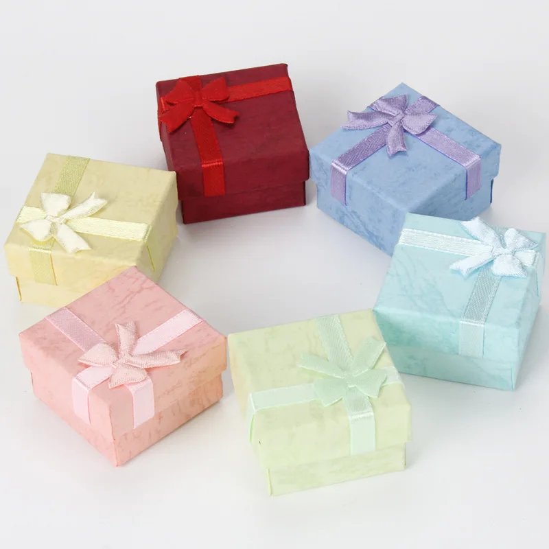 48Pcs /lot 4x4x2.7cm Square Ring Earring Necklace Jewelry Box Gift Present Case Holder 8 colors avilable
48Pcs /lot 4x4x2.7cm Square Ring Earring Necklace Jewelry Box Gift Present Case Holder 8 colors avilable